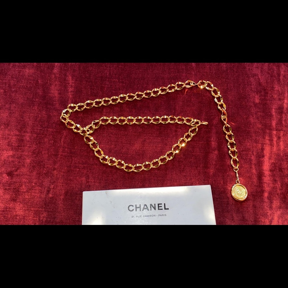 Chanel gold chain link belt with medallion